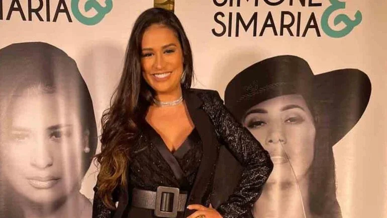 Simone perde seis números de medida no manequim após dietas e cirurgia