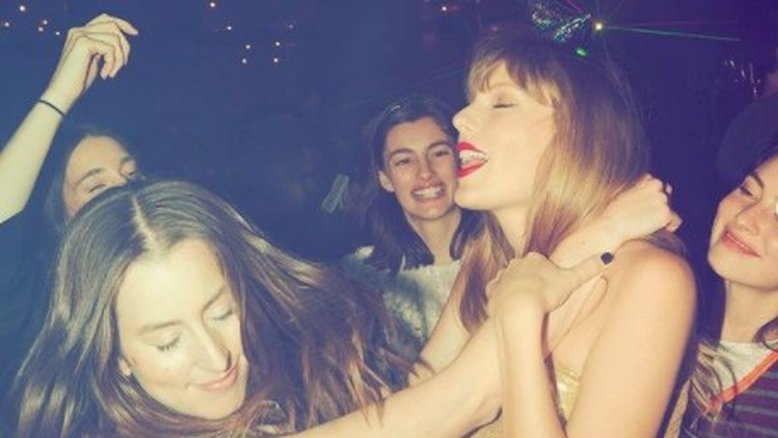 Festa de Taylor Swift resulta em quase 100 casos de covid-19