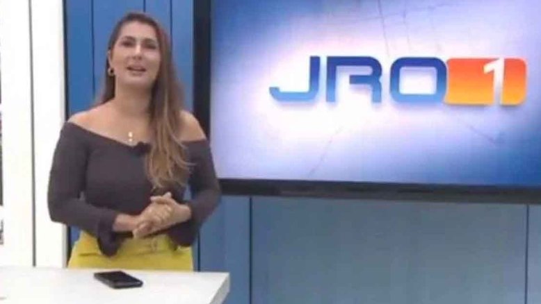Âncora da Globo se confunde e manda beijo para parte íntima de espectador