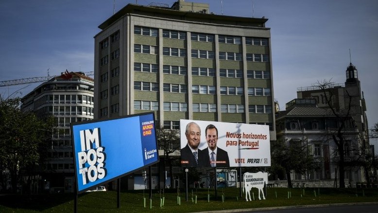 Socialistas favoritos a manter o poder em Portugal