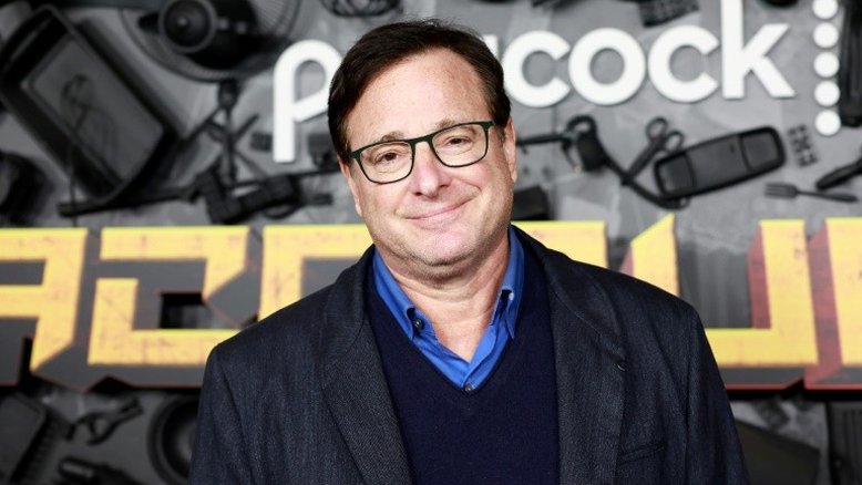Bob Saget, estrela da série 'Três é demais', é encontrado morto nos EUA