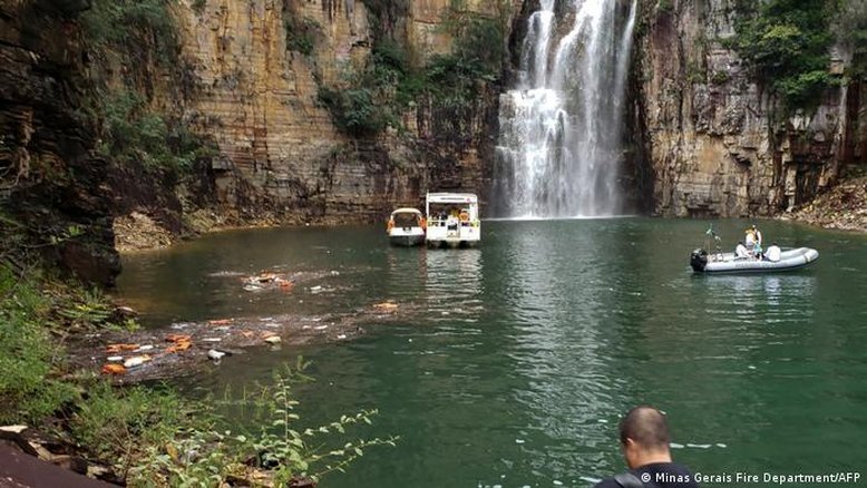 Aos menos sete morrem em queda de paredão em cânion de Minas Gerais