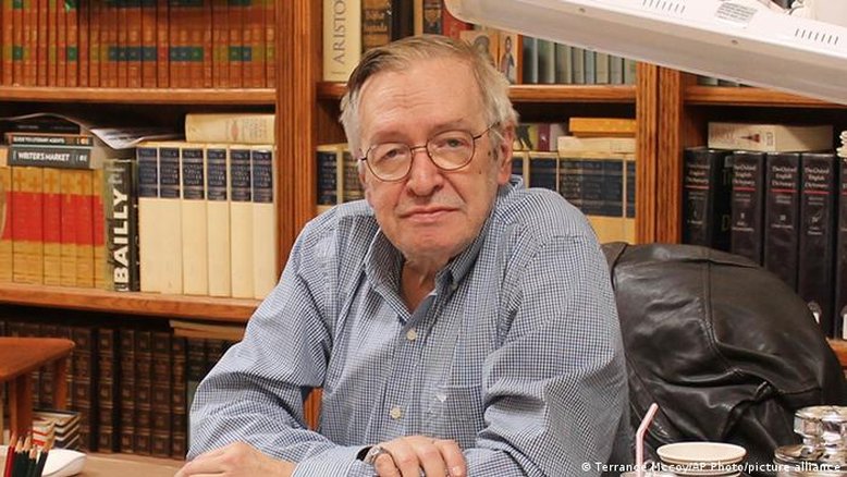 Morre Olavo de Carvalho, guru do bolsonarismo