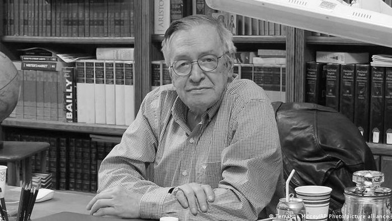 Análise: Olavo de Carvalho, o pioneiro das modernas fake news no Brasil