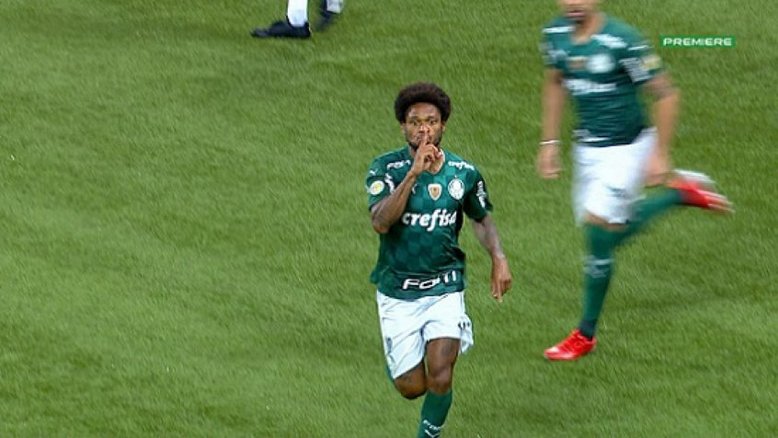 Luiz Adriano se posiciona e ressalta desejo de continuar no Palmeiras: Não pedi para sair'