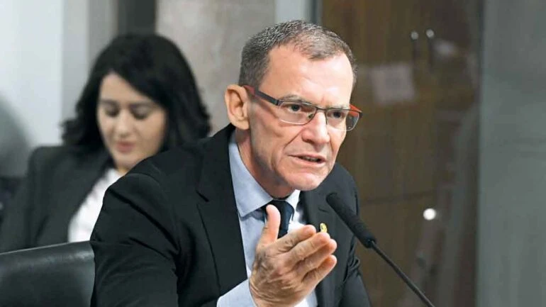 senador pastor LGBTQIA+