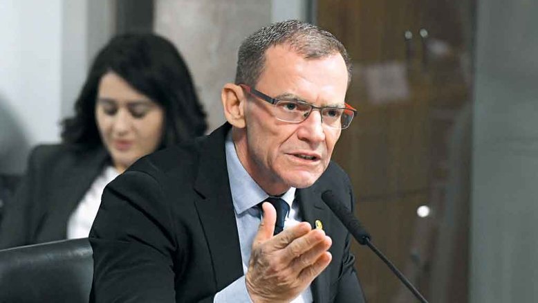 senador pastor LGBTQIA+