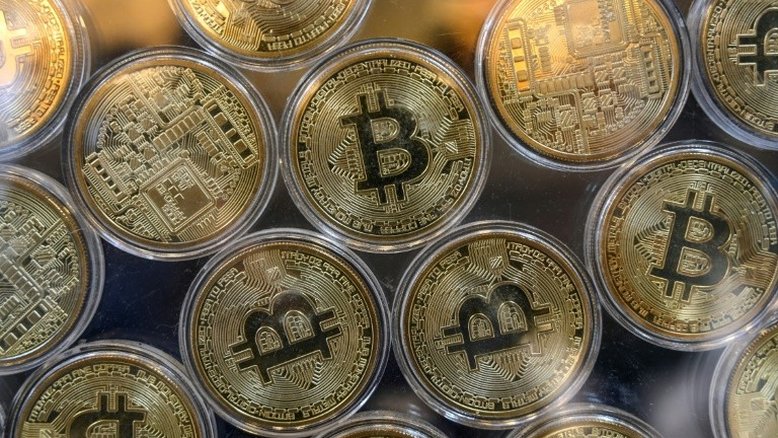 Polícia de Kosovo mira na mineração de criptomoedas para economizar energia