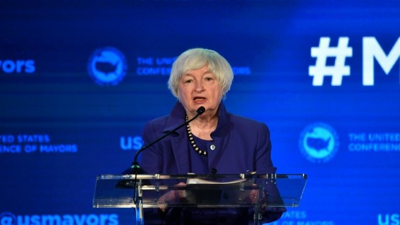 Ômicron pesará no crescimento econômico dos EUA, mas não o prejudicará, segundo Yellen