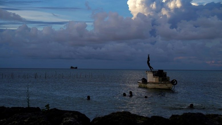 Habitantes do Tonga fogem de tsunami após erupção de vulcão