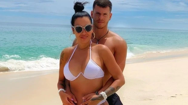 Ex-BBB Ariadna Arantes sobre namorado: 