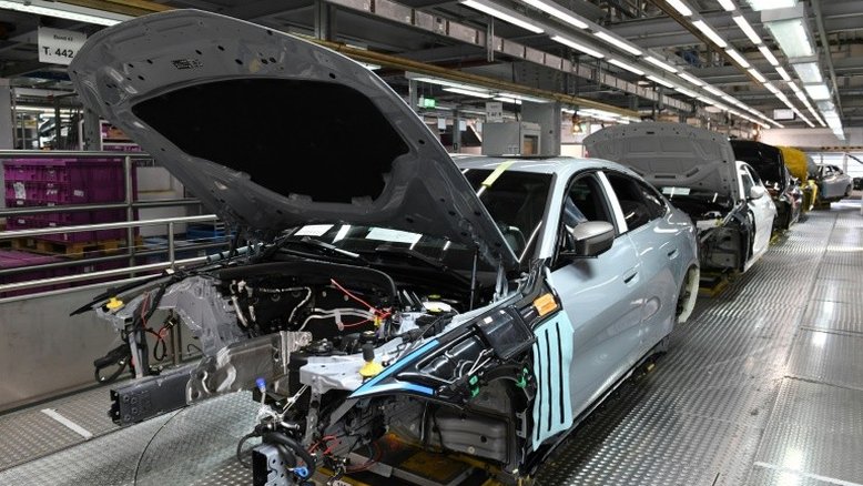 Covid e dificuldade na indústria seguram retomada da economia alemã