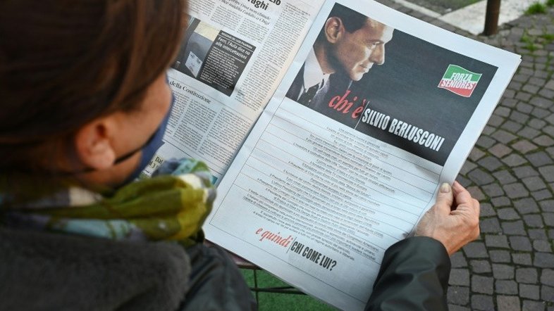 Propaganda em jornal da família Berlusconi lança sua candidatura à Presidência da Itália