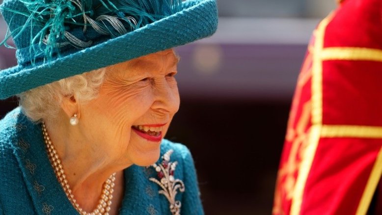 Desfiles, shows e concurso de sobremesas para os 70 anos de reinado de Elizabeth II