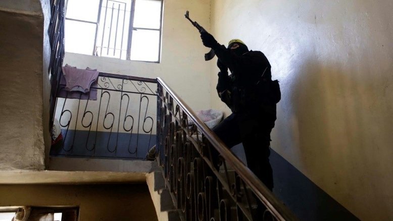 Estado Islâmico ataca prisão na Síria e base militar no Iraque em escalada mortal
