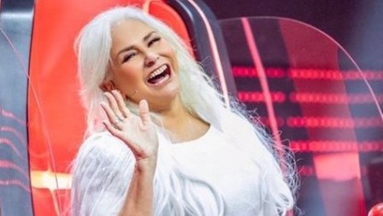 'Tenho cintura, peito, bunda', dispara Fafá de Belém, aos 65 anos