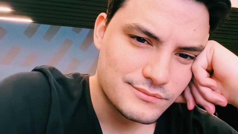 Felipe Neto faz pergunta inusitada em rede social: 'Quem ainda usa papel higiênico?'