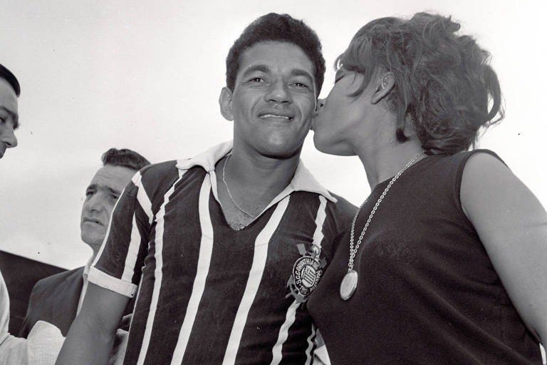 Elza Soares morre na mesma data que Mané Garrincha há 39 anos 6 Elza Soares morre na mesma data que Mané Garrincha há 39 anos