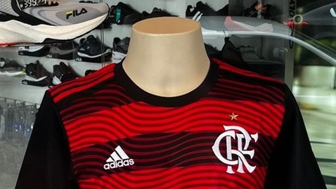 mucus gauge Jew Possível novo uniforme do Flamengo vaza nas redes; veja o manto - ISTOÉ  Independente