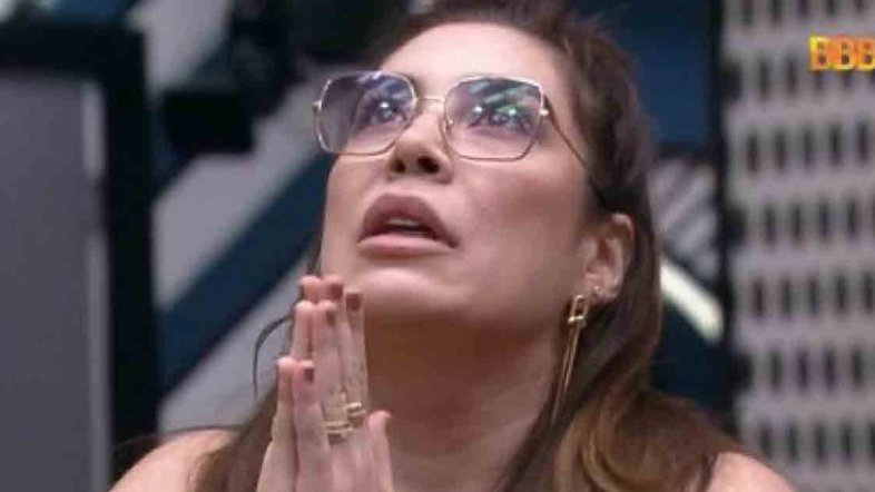 BBB22: Após indicação, Naiara ameaça sair do reality e faz discurso de despedida