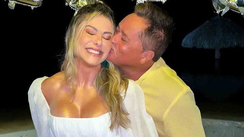 Poliana Rocha surge em foto com ex de Leonardo: ‘Respeito’