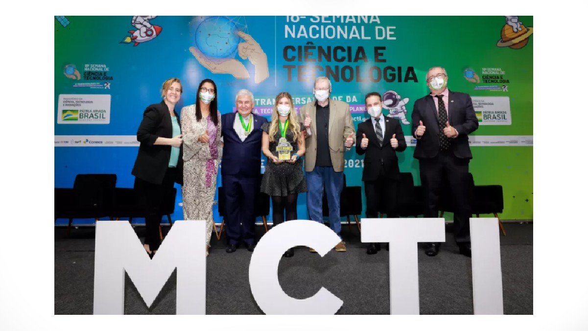 Estudante brasileira é premiada por descobrir 25 asteroides em treinamento da Nasa 4 Estudante brasileira é premiada por descobrir 25 asteroides em treinamento da Nasa