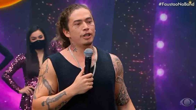 Whindersson Nunes relembra cirurgia íntima: ‘Não podia sentar’