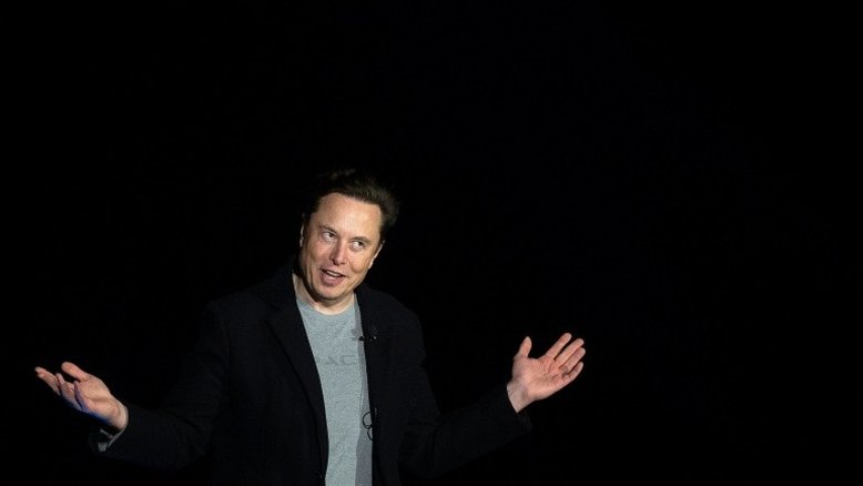 Elon Musk doa 5 milhões de ações da Tesla, sem especificar destinatário
