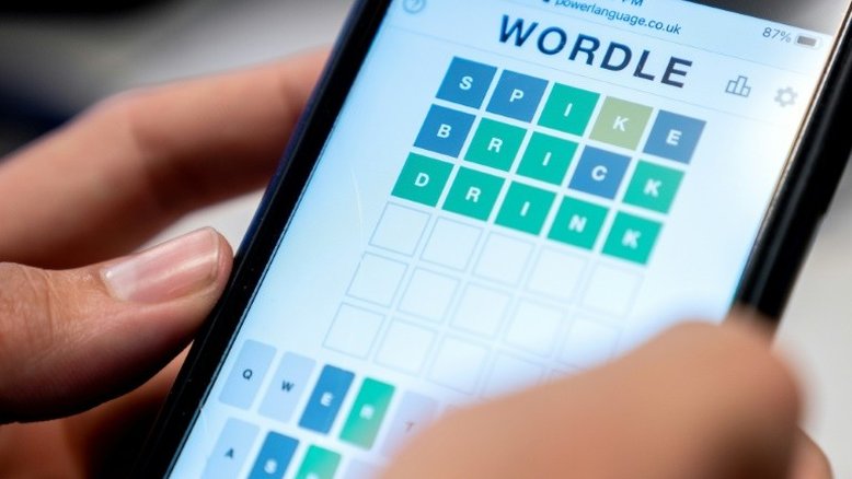 EUA: Mulher feita de refém é resgatada após não compartilhar pontuação de app de adivinhação de palavras