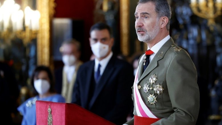 Rei da Espanha testa positivo para covid com sintomas leves