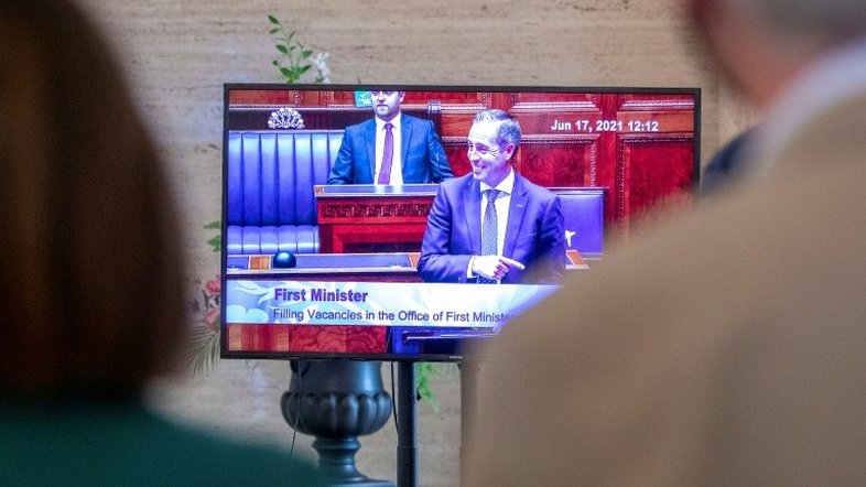 Primeiro-ministro da Irlanda do Norte anuncia sua renúncia