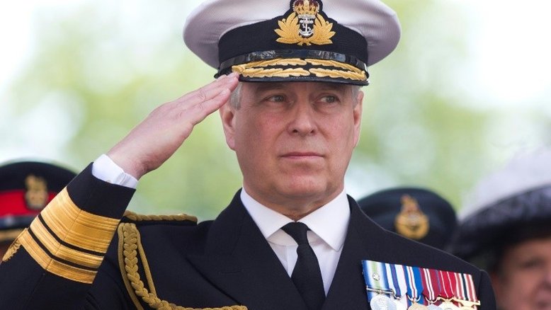 Príncipe Andrew, 'herói' das Malvinas que se tornou pária