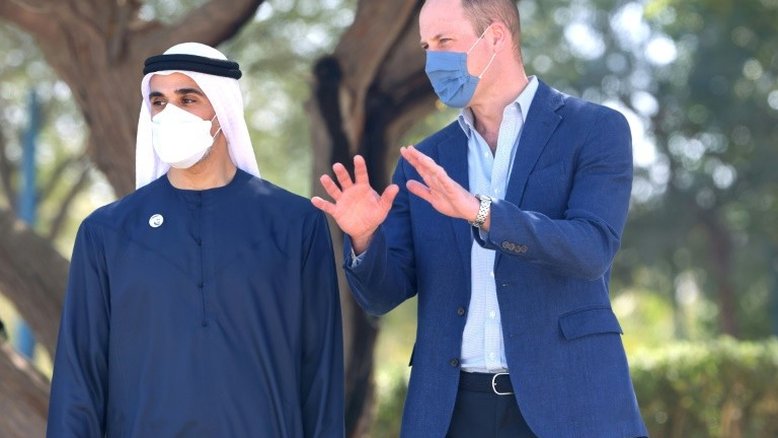 Príncipe William visita Emirados Árabes com agenda sobre clima