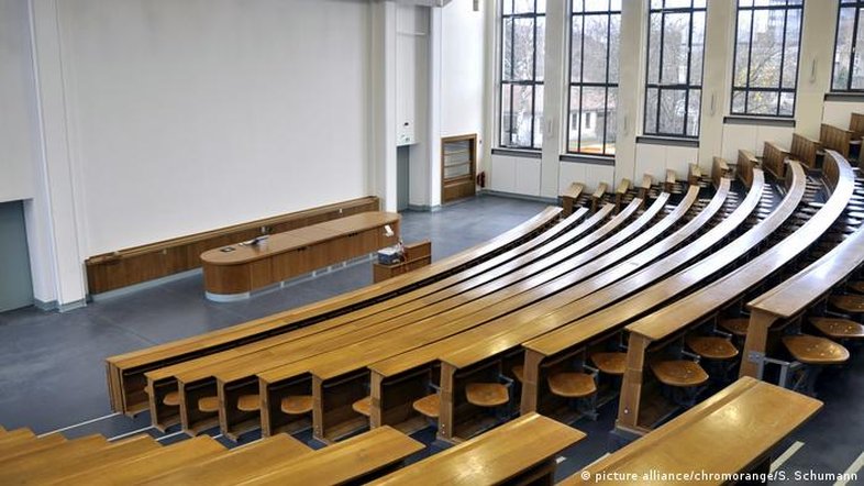 Universidades dos EUA sofrem evasão de alunos na pandemia