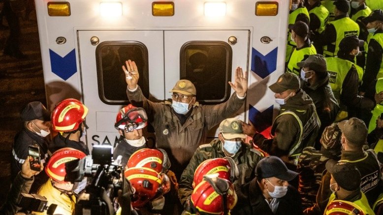 Marrocos enterra menino que morreu preso em um poço