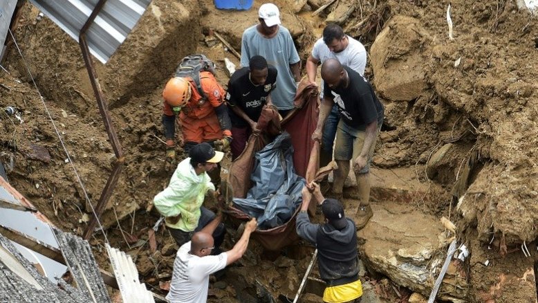 Número de mortos chega a 122 em Petrópolis; 116 estariam desparecidos