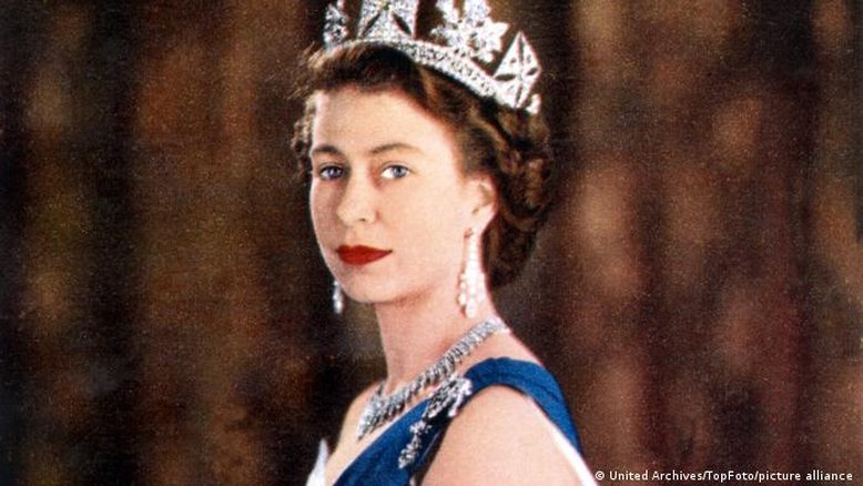 Rainha Elizabeth 2ª completa 70 anos no trono do Reino Unido