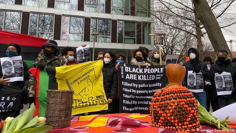 Protesto em Berlim pede justiça por Moïse