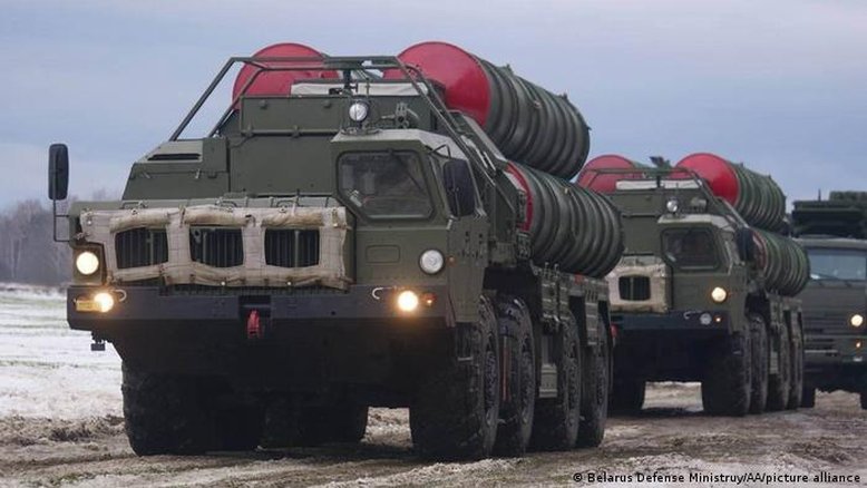 Rússia dá início a exercícios militares em Belarus