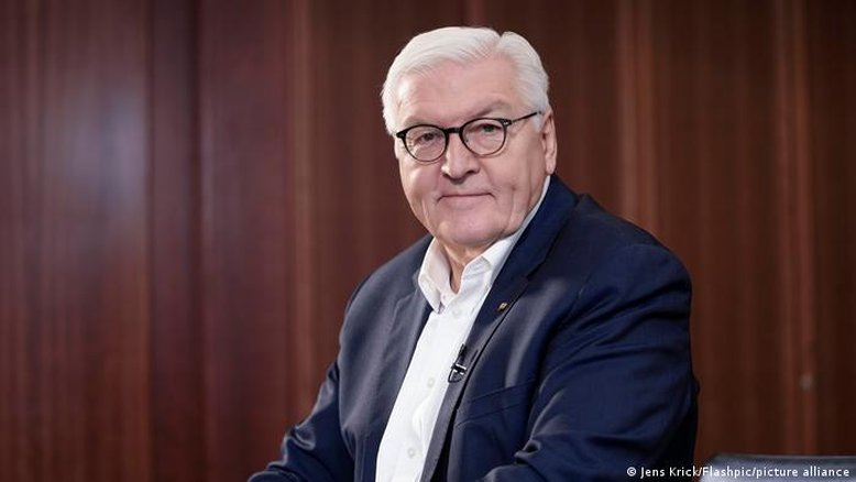 Frank-Walter Steinmeier é reeleito presidente alemão