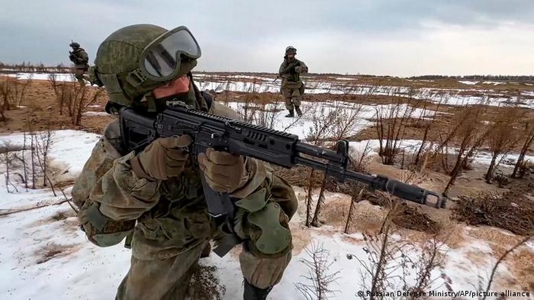 Belarus anuncia manutenção de exercícios militares conjuntos com a Rússia