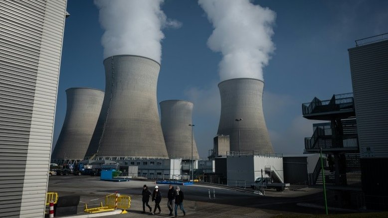 França anuncia 'renascimento' da energia nuclear com 14 novos reatores
