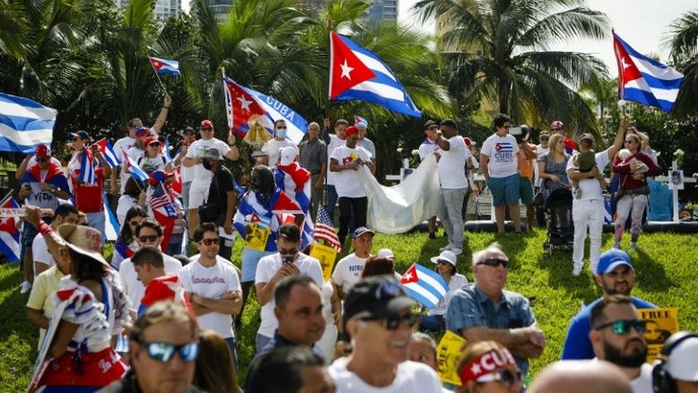 Cubanos de Miami superam limites do embargo para enviar mercadorias à ilha
