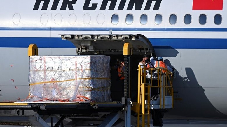 China ultrapassa EUA em duelo diplomático de vacinas na América Latina
