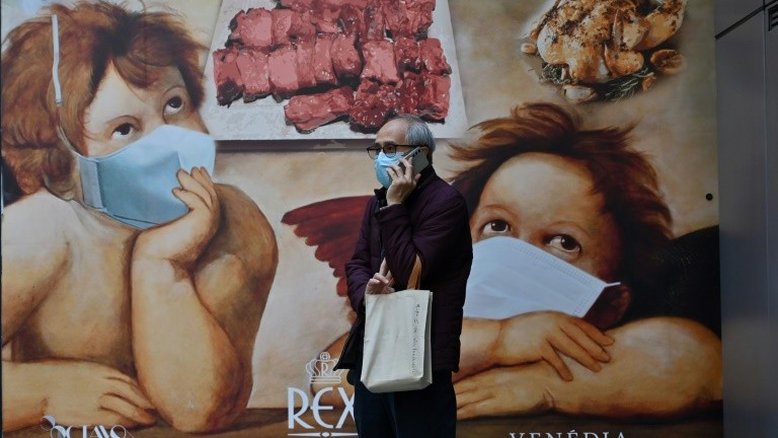 Hong Kong descarta confinamento rígido apesar de aumento de casos de covid