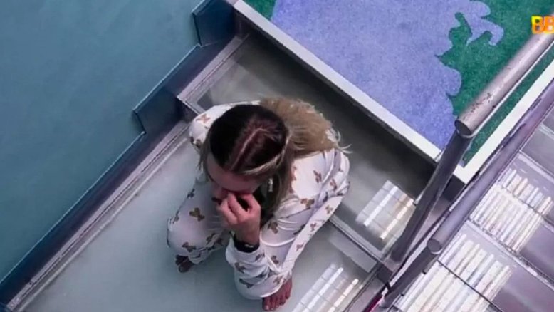 BBB22: Bárbara ouve conversa escondida e repassa para líder
