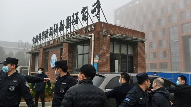 Horas antes dos Jogos, cientistas exigem que China permita investigação sobre origem da covid
