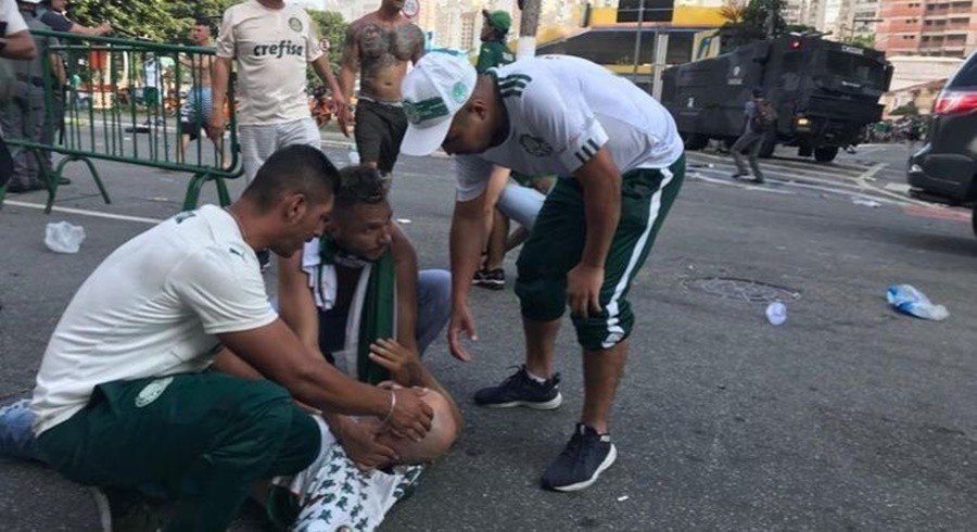 Vizinho de palmeirense morto em briga diz que amigo 'nunca se envolveu em briga' 4 Vizinho de palmeirense morto em briga diz que amigo 'nunca se envolveu em briga'