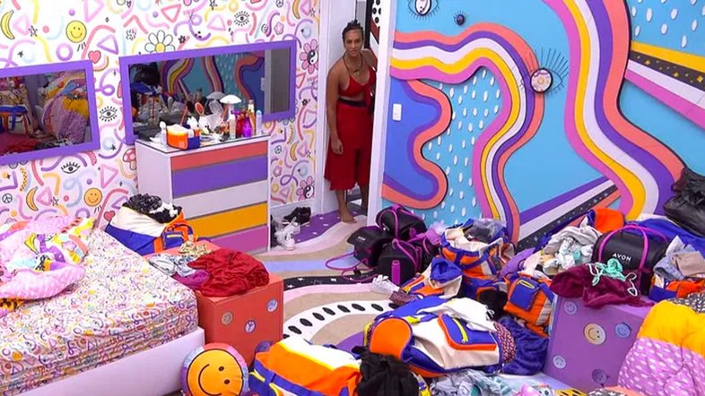 BBB22: Linn questiona brothers: ‘Acordei sem calcinha, o que aconteceu?’