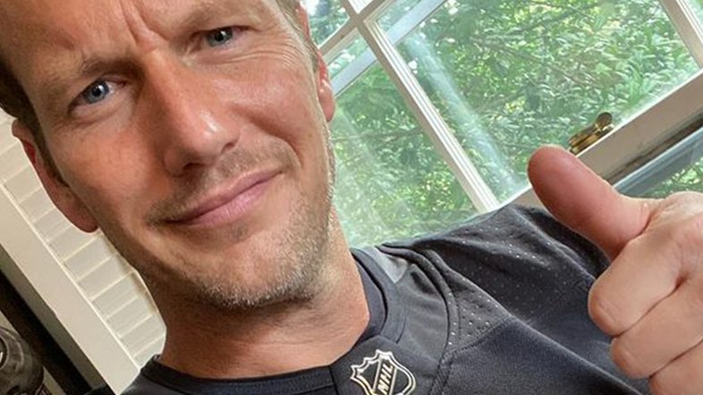 Ator de Hollywood admite já ter comido cocô de cachorro